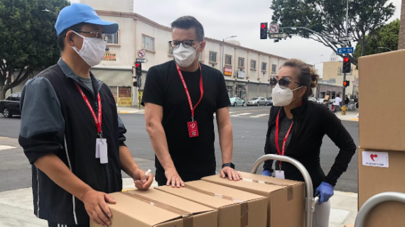 bekerja sama dengan jasa door to door