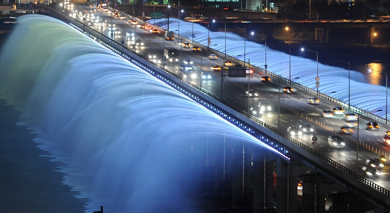 Jembatan air terjun di korea